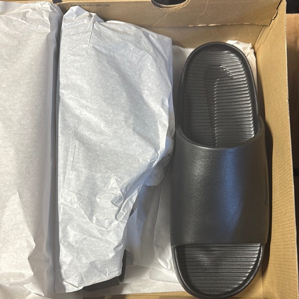 Nike Calm Slide in Black